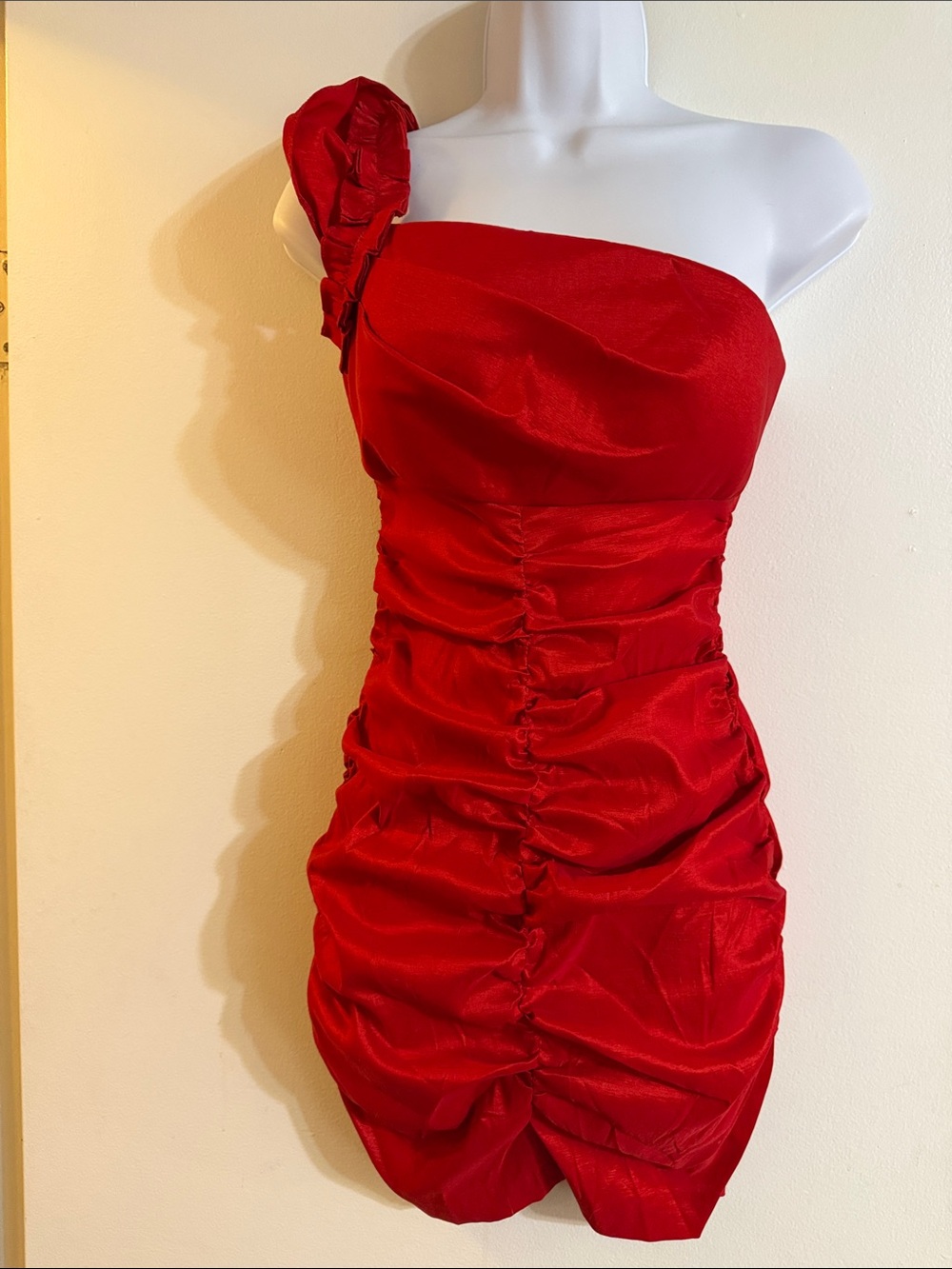 NWT Arden B. Women’s Red One-Shoulder Taffeta Ruching Cocktail Dress Size XS